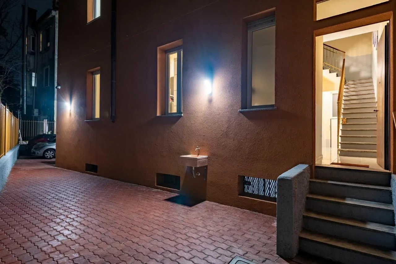Leader Apartment 1 - Monzino - Hockey Msg Arena - Linate - Milan Italy